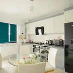 Delux Нэводари